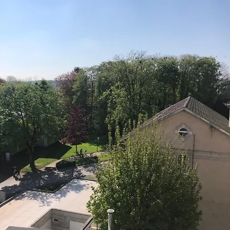 Meuble 45m2 Calme Et Lumineux Au Continental *